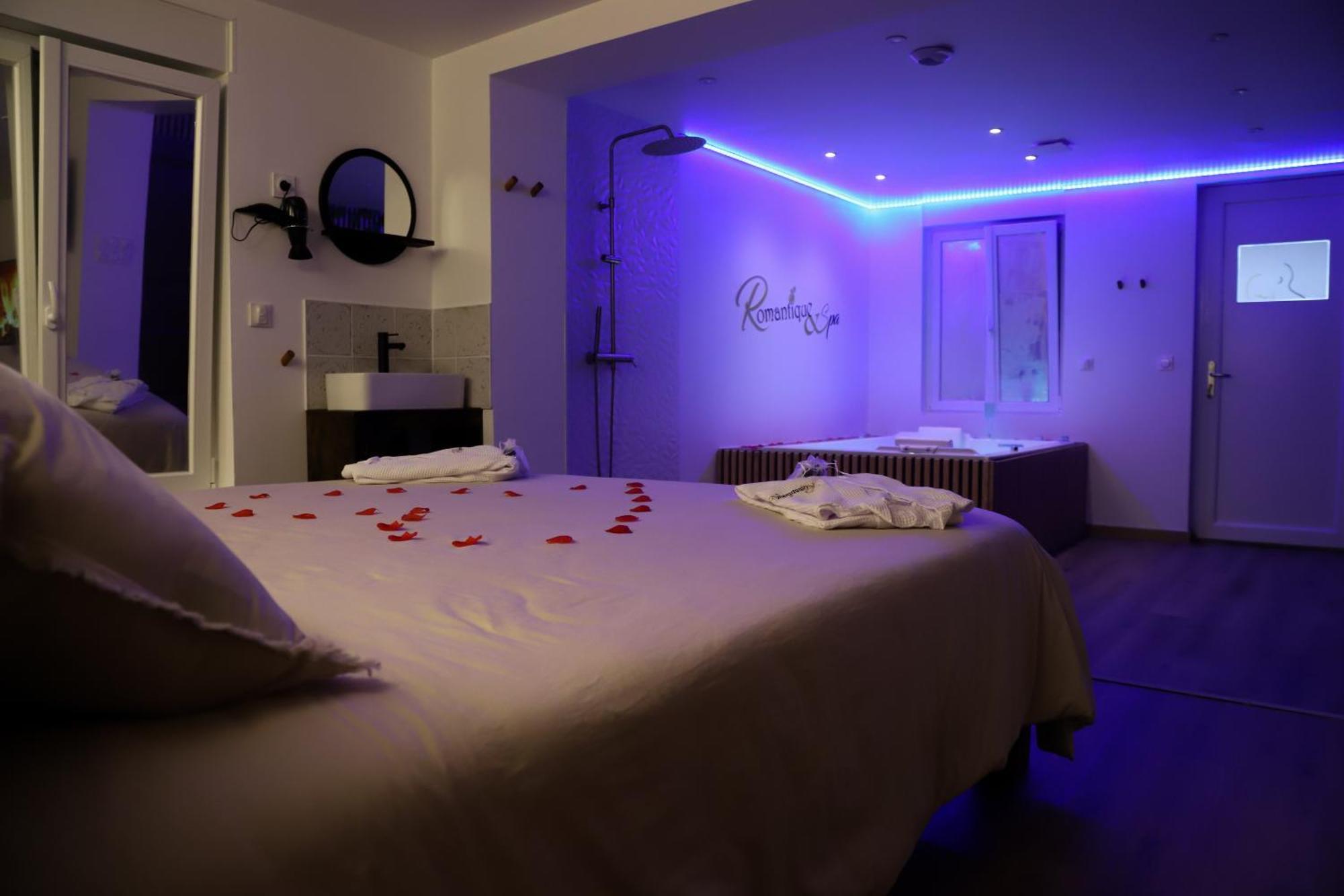 Love Room Unique - Sauna / Jacuzzi Charleville-Mézières Eksteriør billede